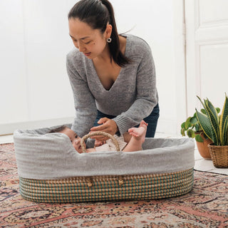 Natural Seagrass Moses Basket with Stand - Green - Mokee